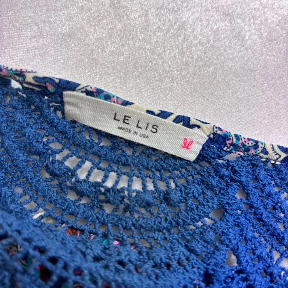 Le Lis Blue Floral Paisley Boxy Blouse‎ with 3/4 Sleeves size M